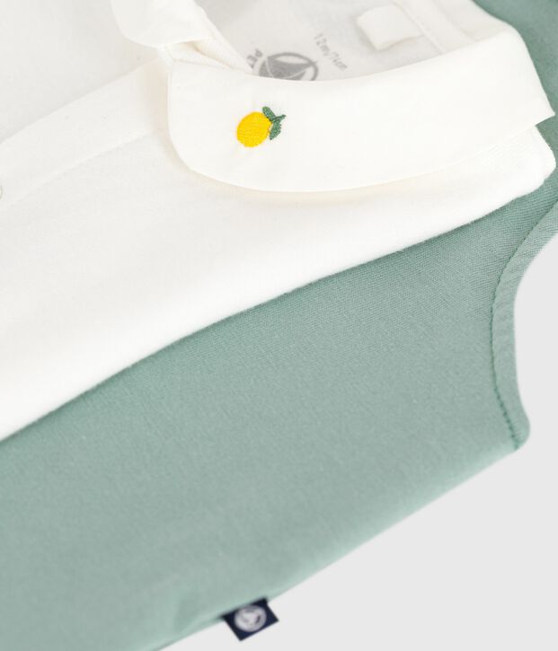 Completo nascita composto da salopette e body ricamato in cotone tinta unita verde