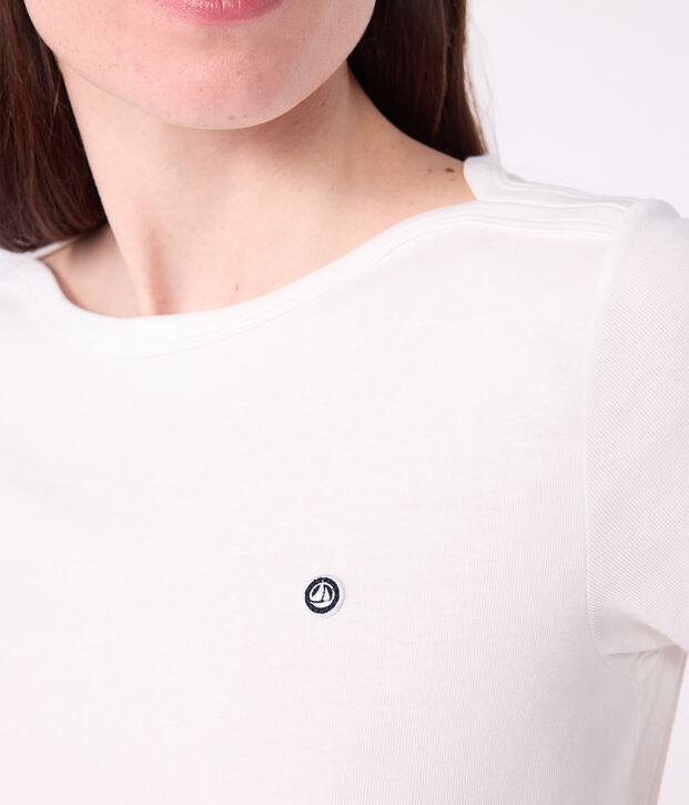 Iconica T-shirt da donna con collo da ammiraglio in cotone bianco