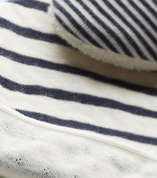 Coordinato cappellino nascita e calzine per beb&egrave; bianco/blu