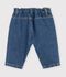 Pantaloni in denim tinta unita con cuore ricamato neonato blu