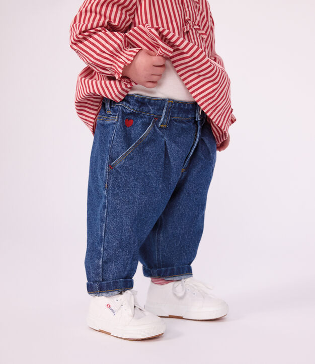 Pantaloni in denim tinta unita con cuore ricamato neonato blu